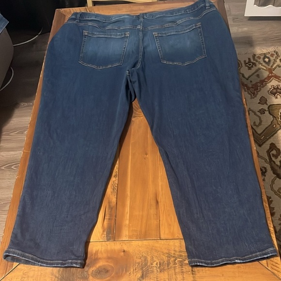 Lane Bryant Mid-Rise, straight leg , magic waistband, Signature Fit - Picture 2 of 8